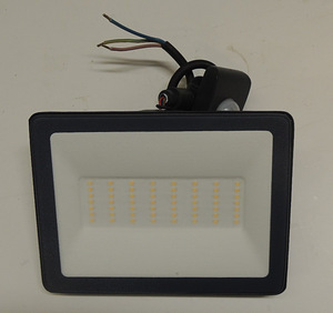 LED prozektor Schneider IMT 4721 + karp (3 foto / 5)