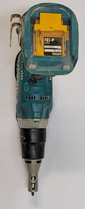 Akutrell kipsplaadist Makita XSF03R Ilma aku (4 foto / 5)