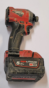 Akutrell Milwaukee M18 ilma mudel + Aku 5,0h (1 foto / 4)