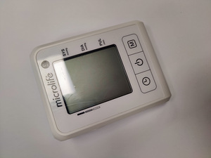 Vererõhumõõtja Microlife Bpb1 + Karp (5 foto / 5)