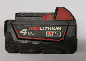 Аккумулятор Milwaukee M18 4,0Ач (2 фото из 5)