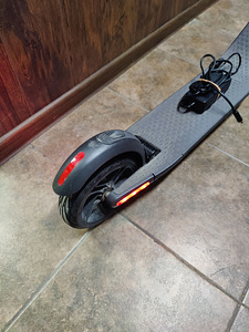Самокат Ninebot Segway KickScooter ES2 + Зарядка (5 фото из 5)