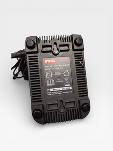 Зарядка Ryobi C120D (3 фото из 5)
