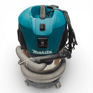 Пылесос Makita VC3011L (2 фото из 6)