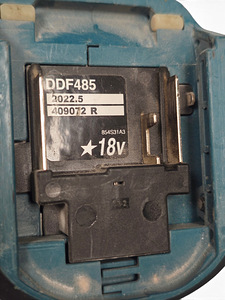 Akutrell Makita DDF485 + aku 5.0Ah (6 foto / 6)