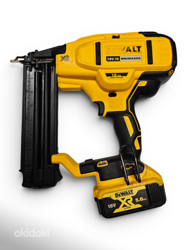 Пистолет для гвоздей Dewalt DCN680 + акку 5.0Ач