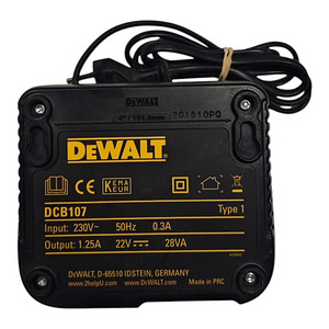 Laadija DeWalt DCB107 (4 foto / 5)