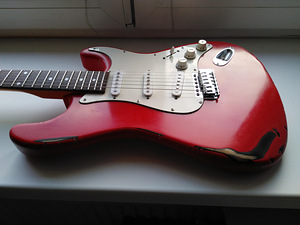 Aged Relic Partscaster Fiesta Red (6 foto / 10)
