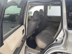 Nissan X-Trail (9 foto / 10)