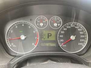 Ford Focus (7 фото из 8)