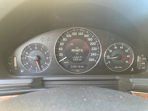 Mercedes-Benz E 200 KOMPRESSOR (8 foto / 8)