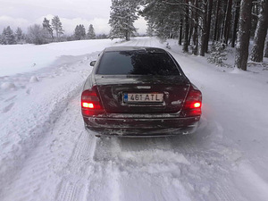 Volvo S80 (5 foto / 9)
