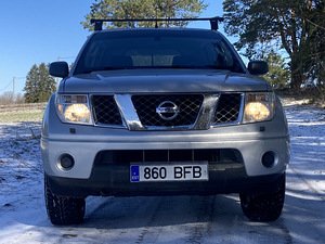 Nissan Navara (2 foto / 10)