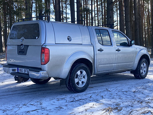 Nissan Navara (4 foto / 10)