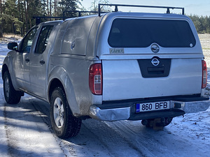 Nissan Navara (5 foto / 10)
