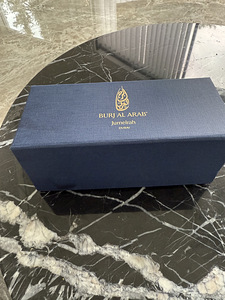 Kinkikomplekt kahest tassist Burj Al Arab Jumeirah (4 foto / 4)