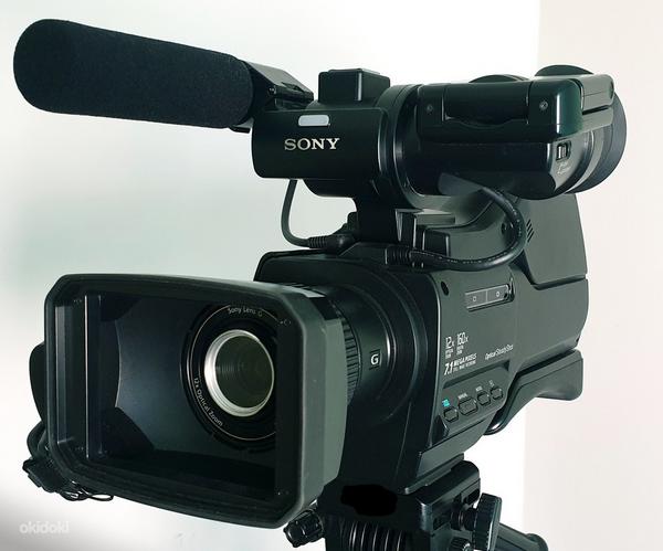Sony HXR-MC2000 видеокамера (фото #2)