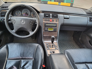 Mercedes-benz e220 cdi (8 фото из 8)