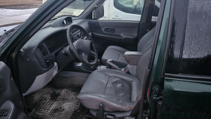 Mitsubishi Pajero sport (4 foto / 10)