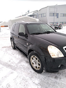 SsangYong Rexton (2 foto / 6)