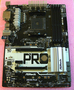 AsRock AB350 Pro4 (4 фото из 7)