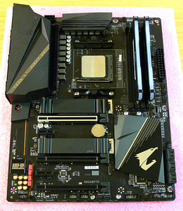 Gigabyte B550 Aorus Pro, Ryzen 7 5800X, DDR4 16GB, SSD 512GB (5 foto / 10)