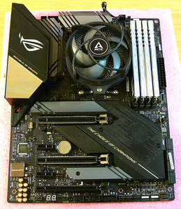 ASUS X570-E Gaming,Ryzen 7 3700,DDR4 16GB RGB,SSD M.2 512GB (5 foto / 10)