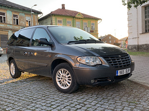 Chrysler Voyager järelmaksuvõimalusega (2 foto / 12)