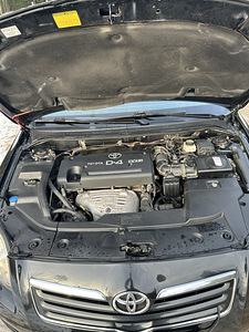 Toyota Avensis (5 foto / 11)