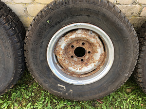235/70 R15 Cooper Weathermaster naast+ 15", 5x127 veljed (4 foto / 10)