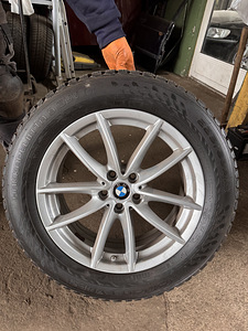 Оригинальные диски BMW + шипованные шины Nokian Hakkapeliitt (1 фото из 4)