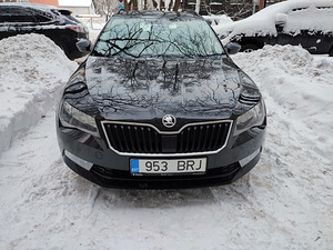 Skoda Superb (1 фото из 4)