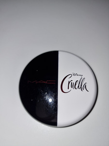 MAC DISNEY CRUELLA COLLECTION POWDER BLUSH DUO (3 foto / 5)
