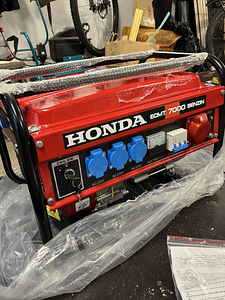 Bensiinigeneraator HONDA (1 foto / 6)