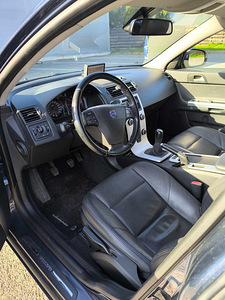 Продажа Volvo (3 фото из 6)