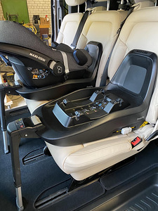 Maxi-Cosi Pebble Pro i-Size turvahäll koos ISOFIX alus (3 foto / 6)