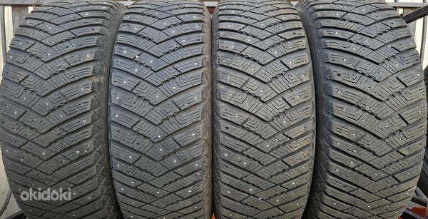 R17 Goodyear 245/65/17 - 7mm - 95% naelad