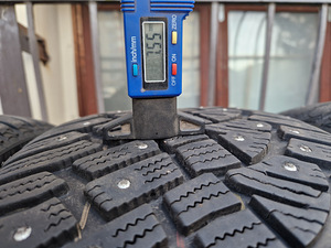 R19 Continental 245/45/19 - 7.5mm - 99% naelad (2 foto / 2)