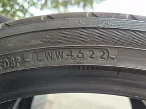 R18 suverehvid 235/45/18 - 2tk - 5-6mm - DOT22 - paigaldus (2 foto / 2)