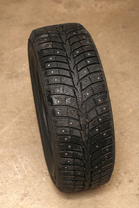 Naastrehvid Laufenn Fit Ice 205/55/16 (3 foto / 4)