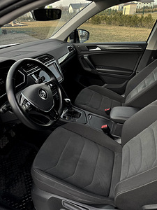 Volkswagen Tiguan R-line Black Style 2.0 TDI 110kw (6 foto / 8)