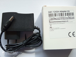 ADAPTER 220V-12V 2A (2 foto / 2)