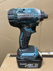 Makita akutrell + aku (2 foto / 2)