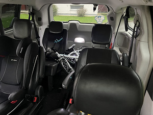 Chrysler Grand Voyager (4 foto / 7)