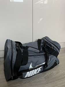 Spordi kott Nike (2 foto / 6)
