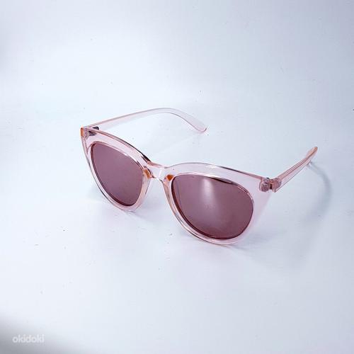 Солнцезащитные очки (фото #3)