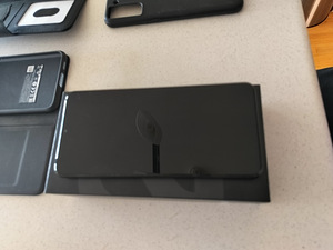 Samsung s21 plus katkine /varuosadeks (2 foto / 3)
