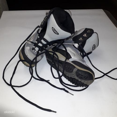 Ботинки для сноуборда размер 43 и размер 35 (фото #1)