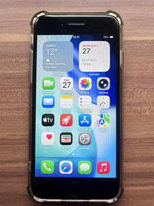 iPhone SE 2020 128GB (1 фото из 3)
