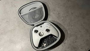 Беспроводной контроллер Microsoft Xbox One Elite версии 1 (1 фото из 5)